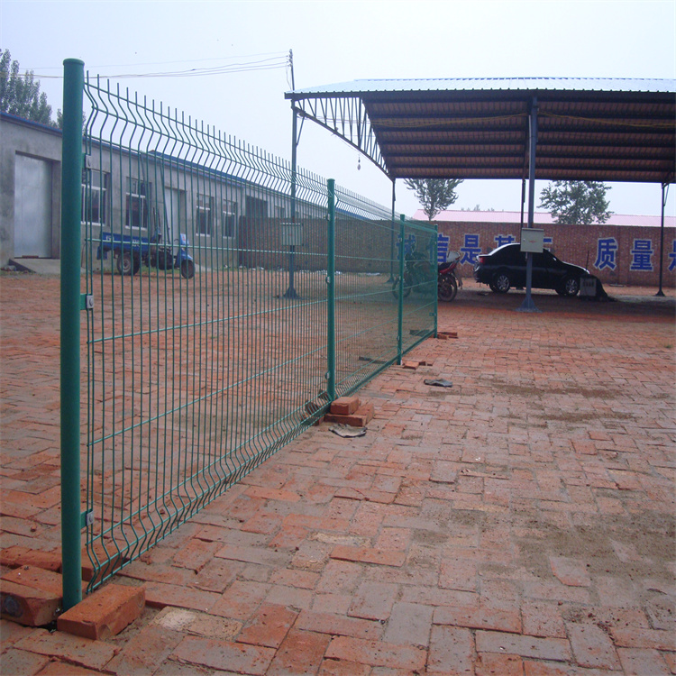 動物園鐵絲隔離網